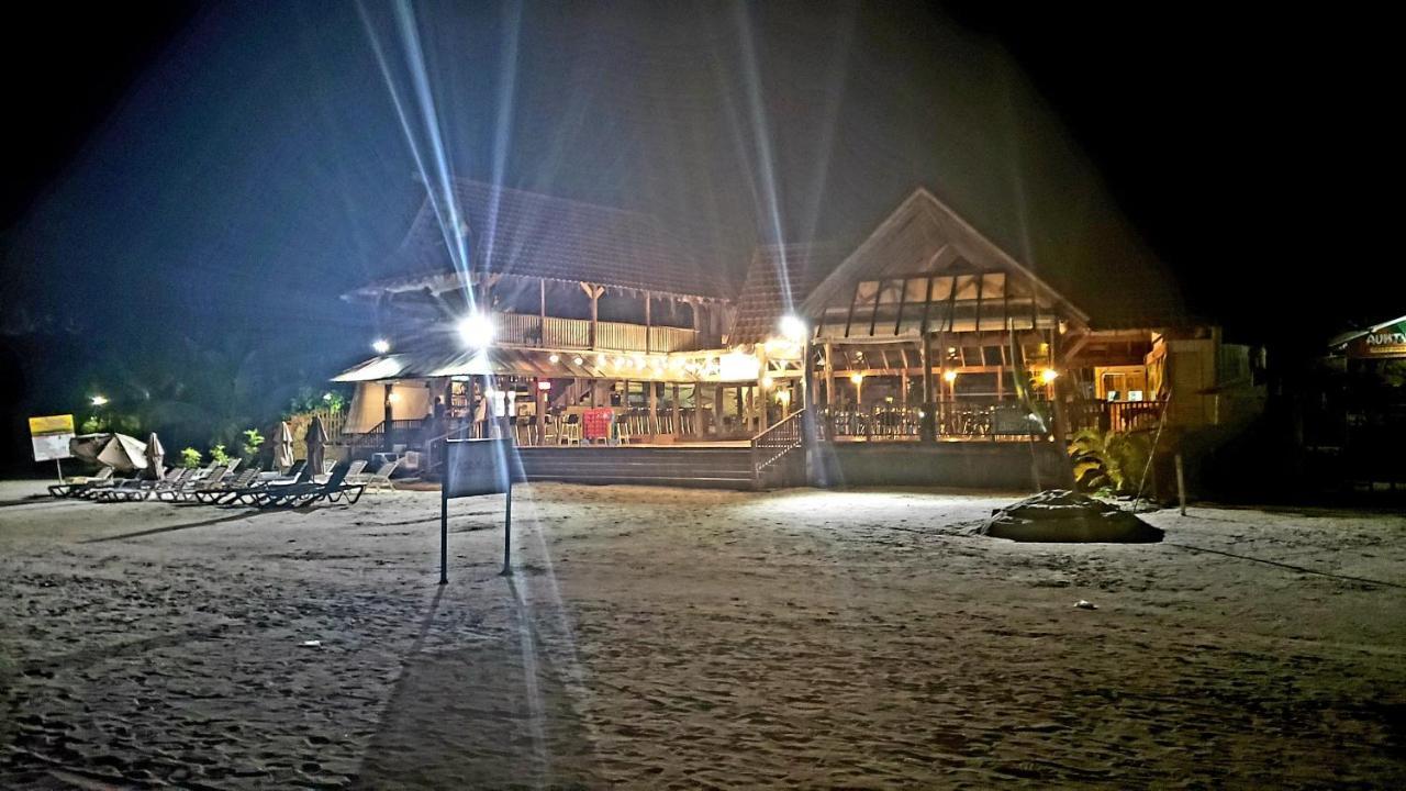 Yard Beach House เนกริล ภายนอก รูปภาพ